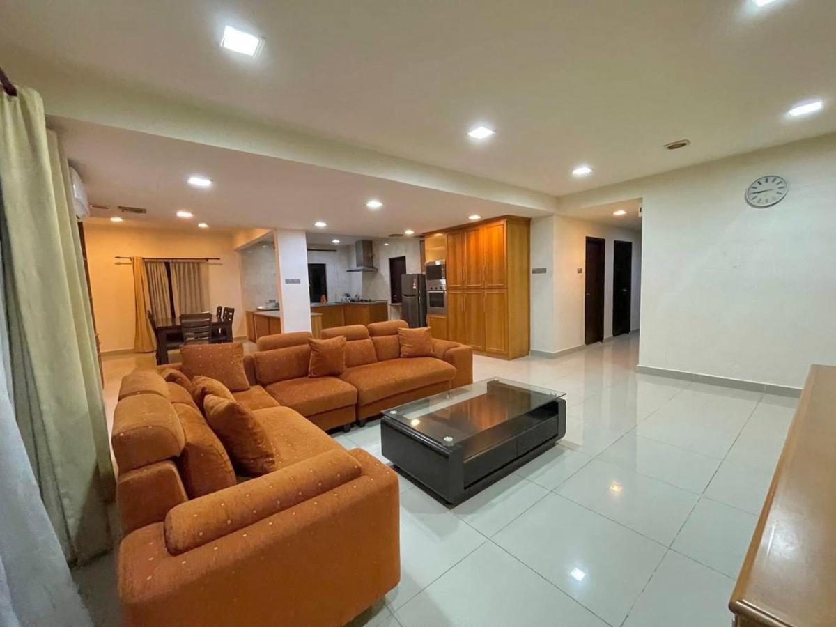 Penthouse Marina Court Vacation Home 4 Bedrooms Kota Kinabalu 14Pax Экстерьер фото