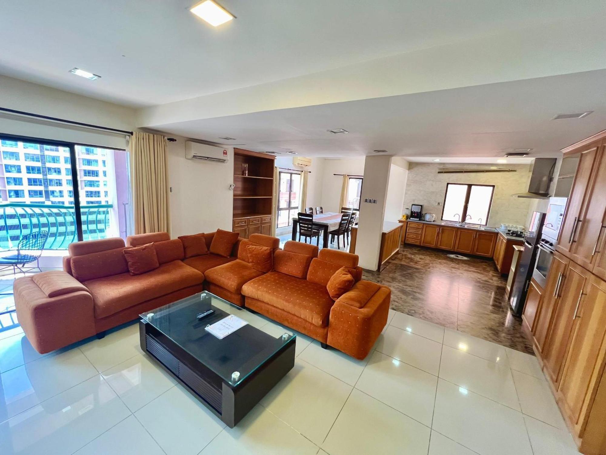 Penthouse Marina Court Vacation Home 4 Bedrooms Kota Kinabalu 14Pax Экстерьер фото