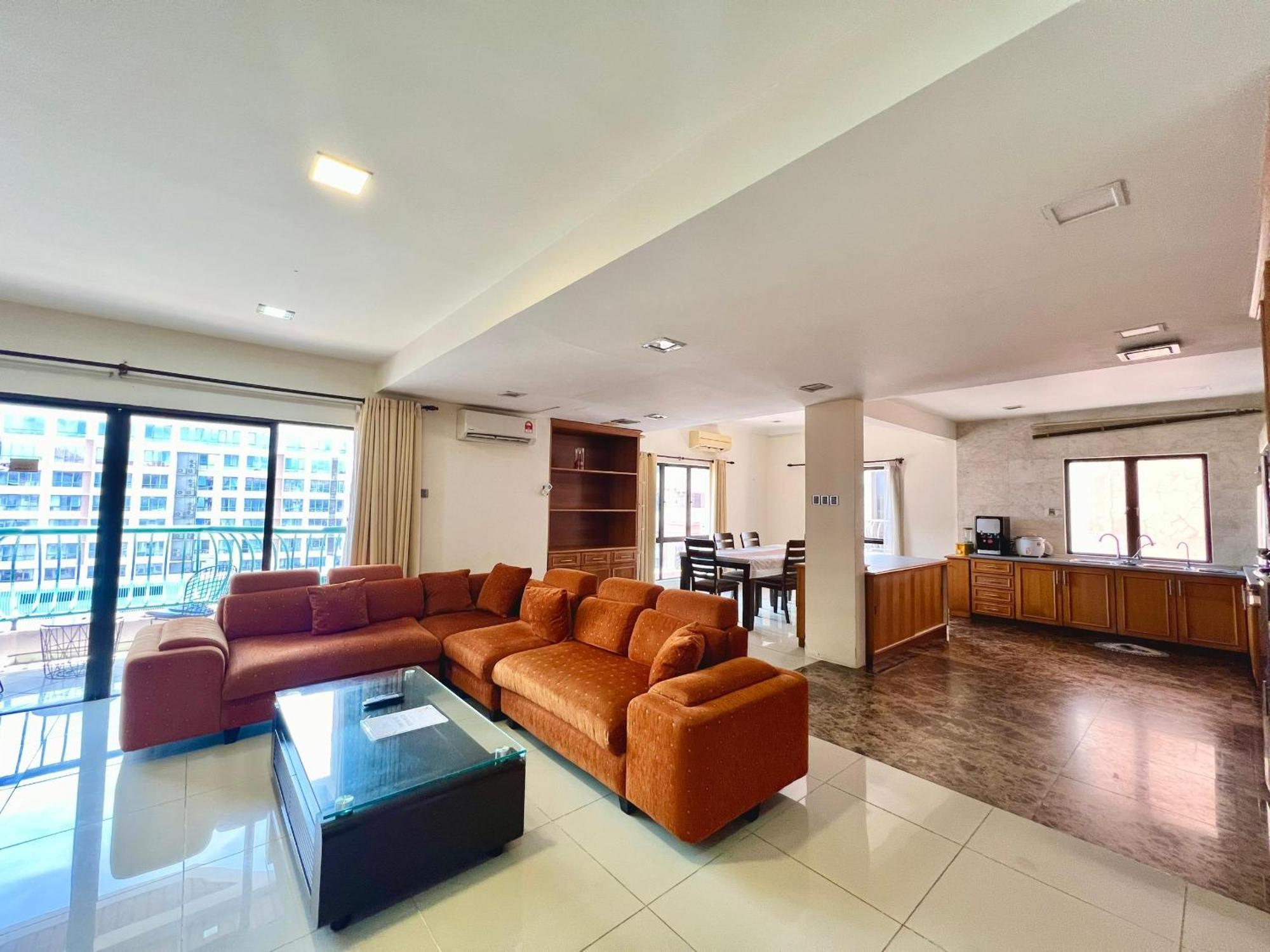 Penthouse Marina Court Vacation Home 4 Bedrooms Kota Kinabalu 14Pax Экстерьер фото